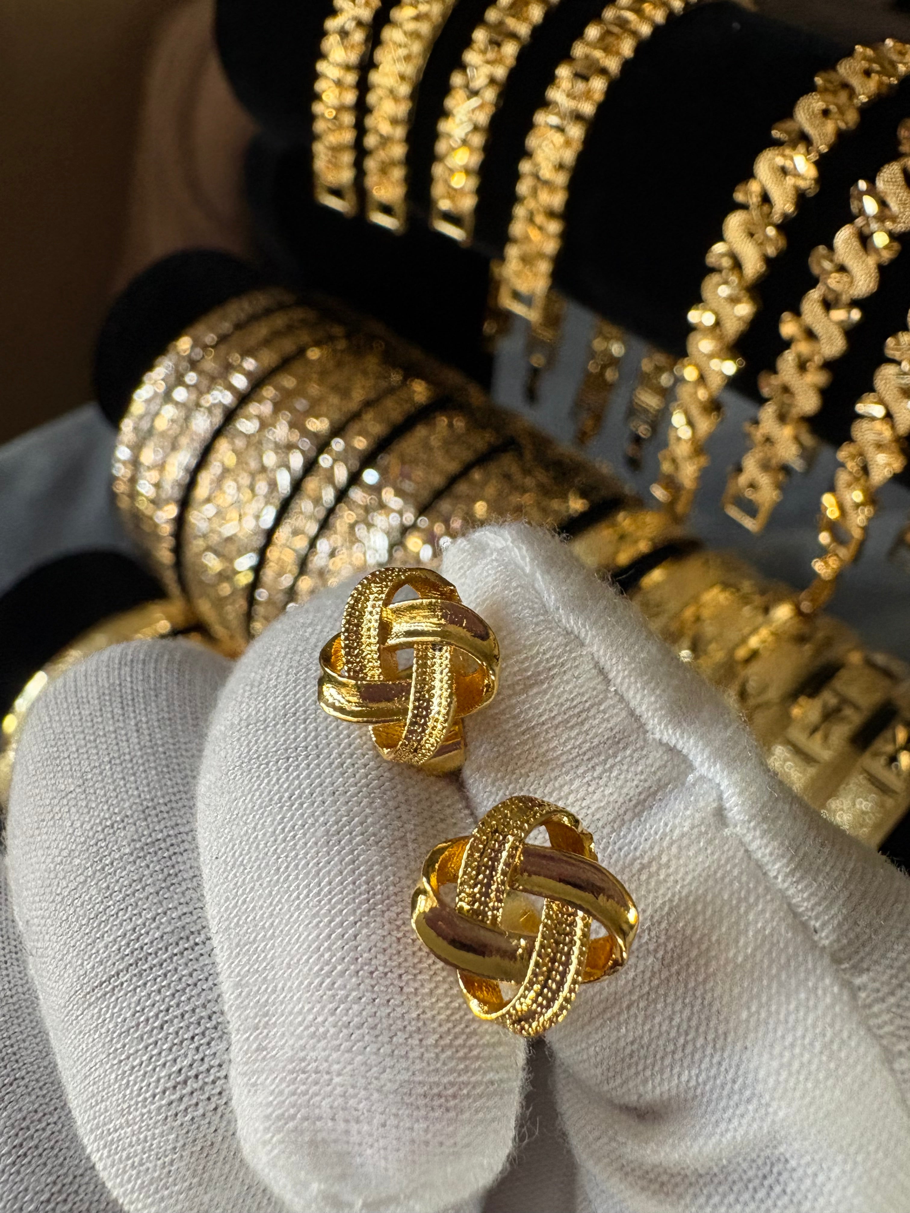 Luna knots | 24K Gold Flower Stud Earrings