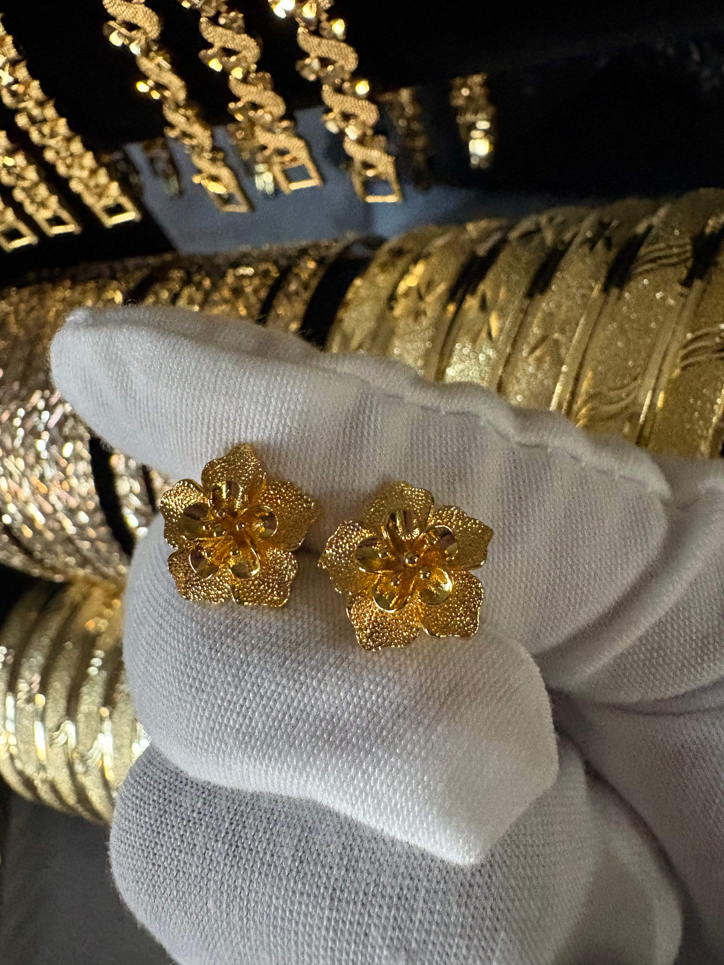 Sun Petals| 24K Gold Flower Stud Earrings
